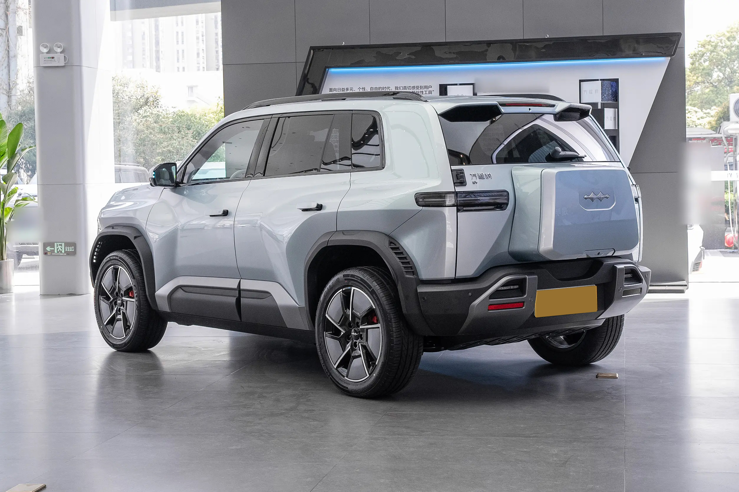 BYD Formula Leopard TAI3 sporty electric SUV side angle