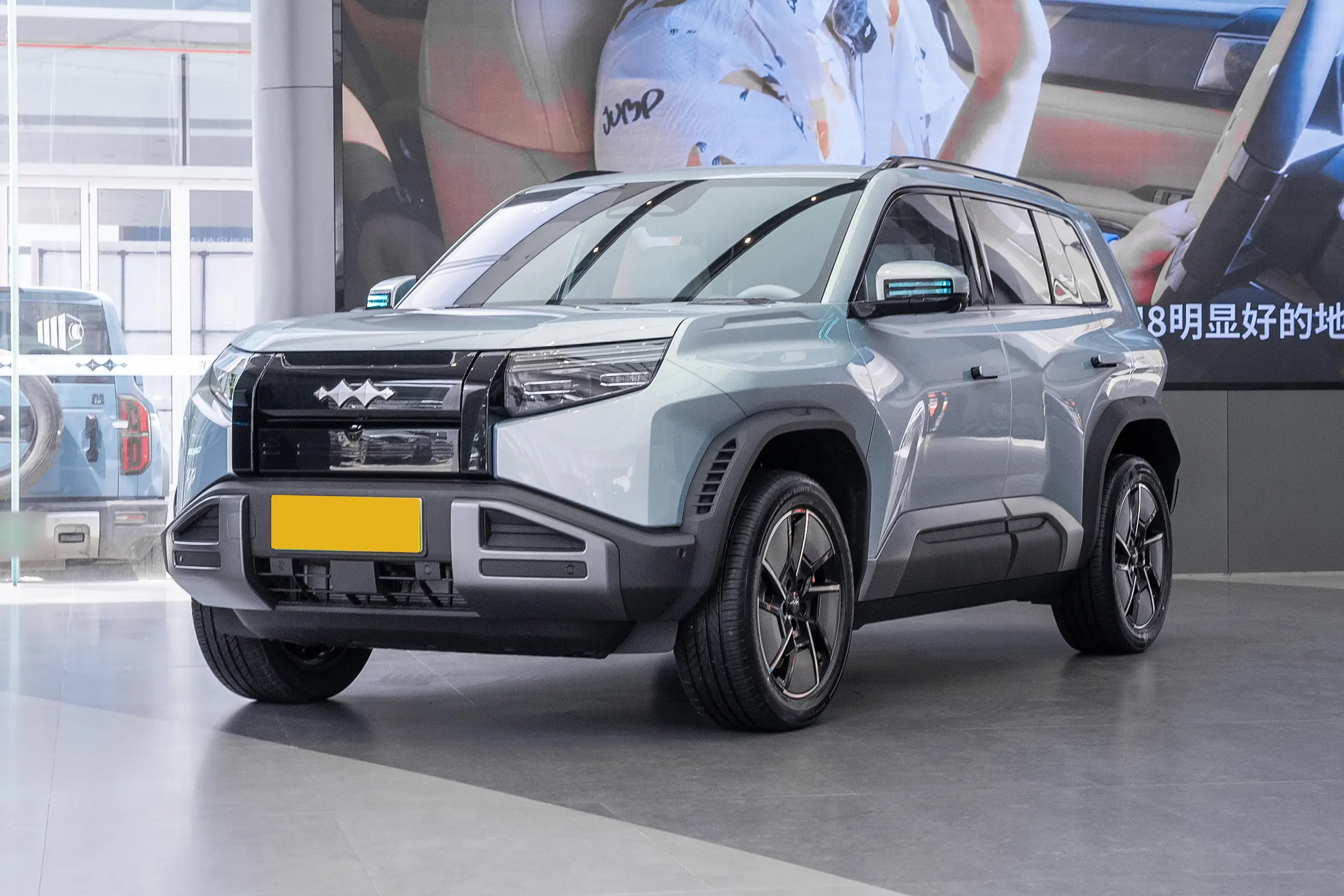 BYD Formula Leopard TAI3 sporty electric SUV side angle